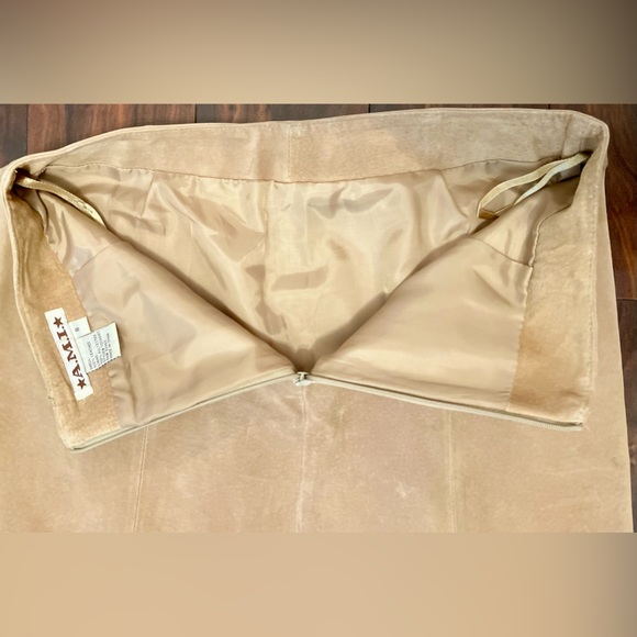 A.M.I. 100% Genuine Leather Midi Style Skirt | SIZE 8 US | Fully lined - Picture 4 of 8